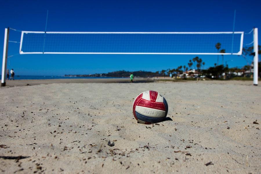 Strandwitz vs. Pimputkar Group: “Beach” Volleyball!